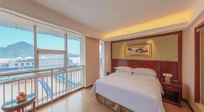 Yichang Vienna Hotel Wanda Branch Экстерьер фото
